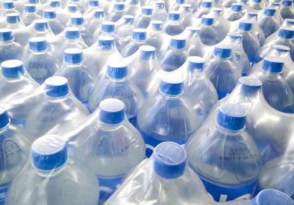 پژوهش‌ها درباره سلامت آب در بطری‌های پلاستیکی چه می‌گوید؟